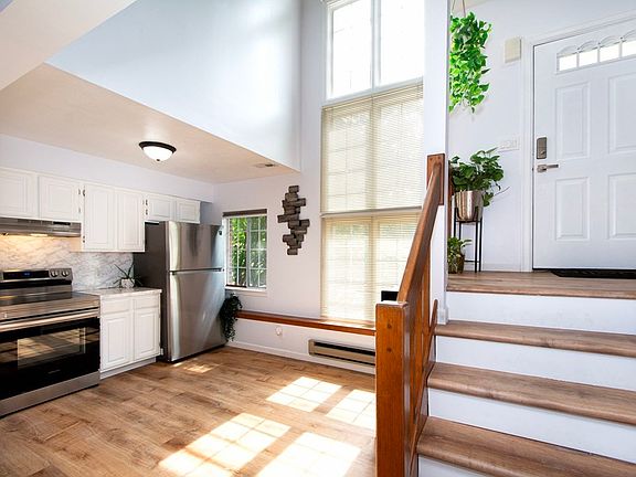 3rd image of 202 Tall Oaks Dr Unit O