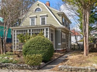 21 Dexterdale Rd, Providence, RI 02906