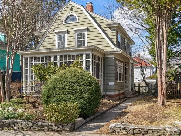 21 Dexterdale Rd, Providence, RI 02906