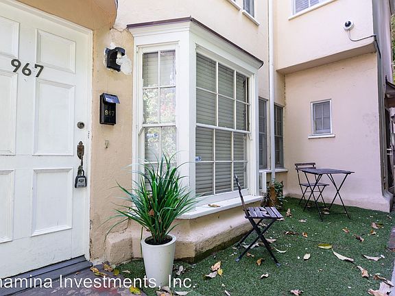 5th image of 963 N Doheny Dr #6442930