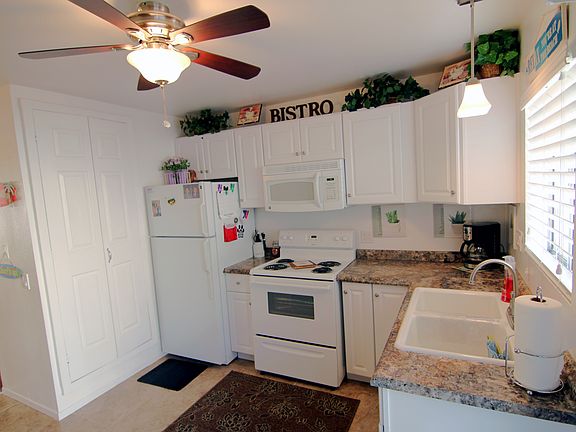 4th image of 233 S Ventura Rd Unit 131