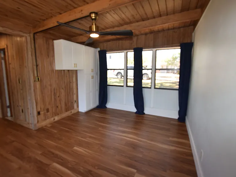 1918 Sunset Ln — Photo 25