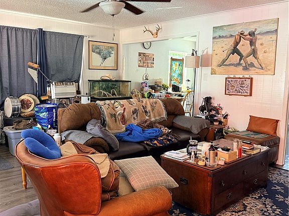 4th image of 1114 Reyes St