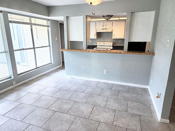 4th image of 781 Country Place Dr APT 1083