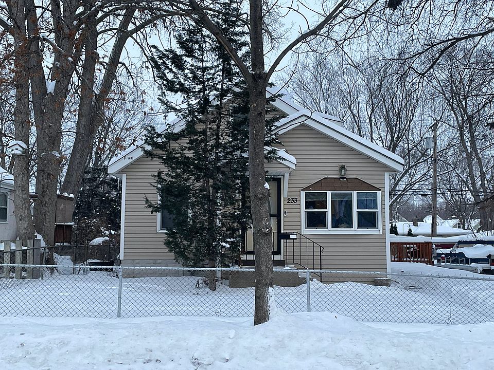 1st image of 233 11th Ave S