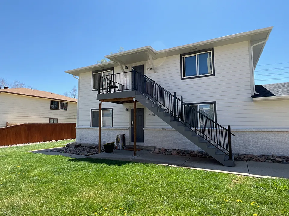 Top Unit Available! 2 Bed 1 Bath Condo