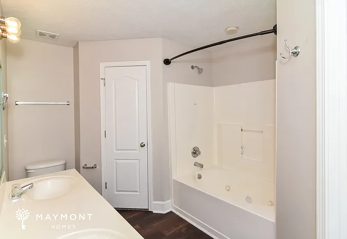 2057 Aberdeen Cir — Photo 12