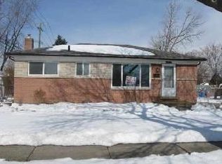 16117 Canberra St, Roseville, MI 48066