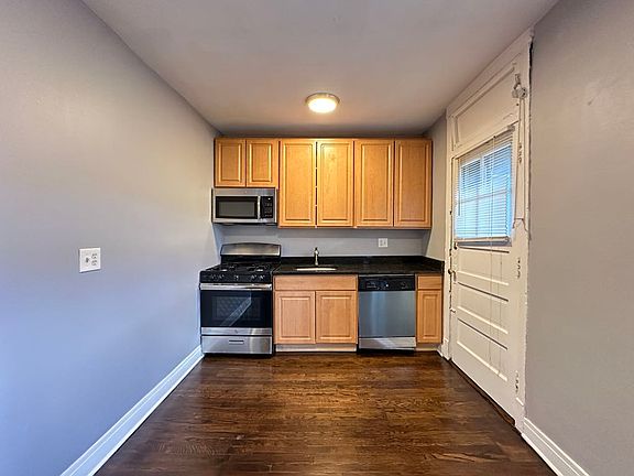 5th image of 3602 W Sunnyside Ave #4