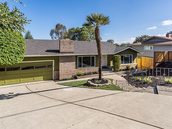 3rd image of 2936 Sherwood Dr