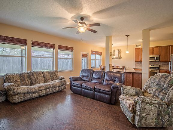 5th image of 18128 Lake Vista Dr