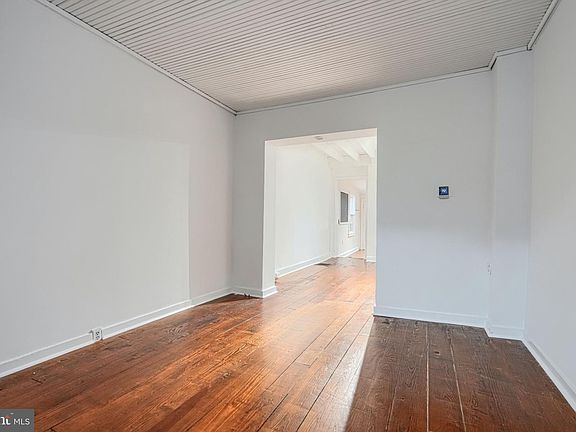 3rd image of 1125 William St