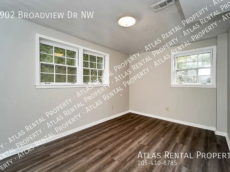 2902 Broadview Dr NW — Photo 9