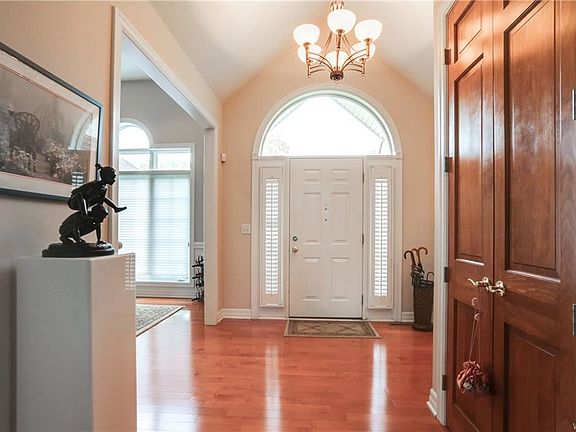 2nd image of 62 Covent Garden Ln