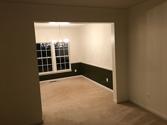 Siting room to Dining room