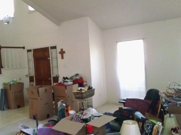 5th image of 142 Honeywood Dr