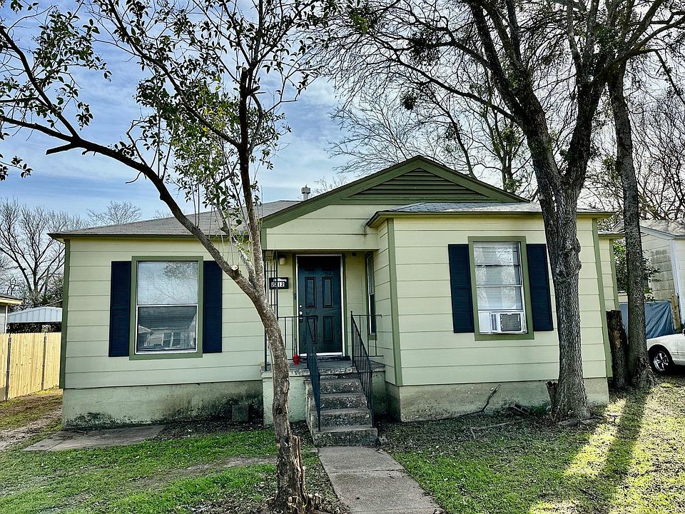 1st image of 2712 Mitchell Ave