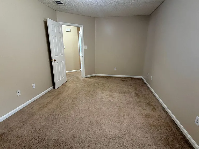 3008 Ginny Dr — Photo 11