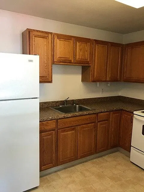 2 bed, 600 sqft, $1,275 — Photo 2