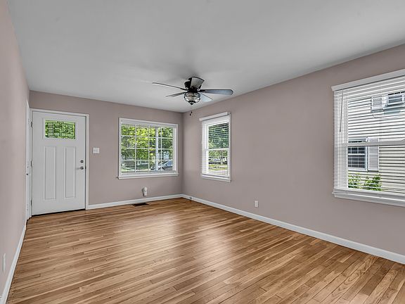 5th image of 572 N 17th St