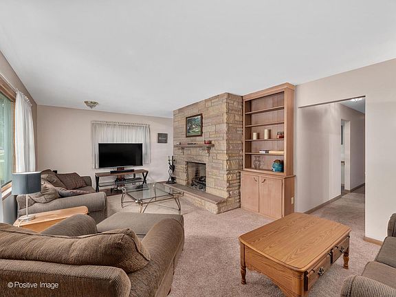 3rd image of 1539 Plum St