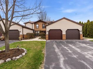 8247 South Legend DRIVE, Franklin, WI