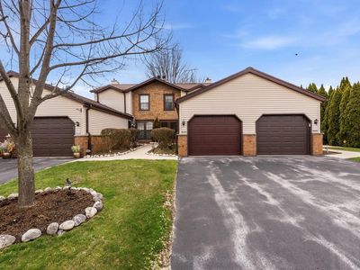 8247 S Legend DRIVE, Franklin, WI, 53132