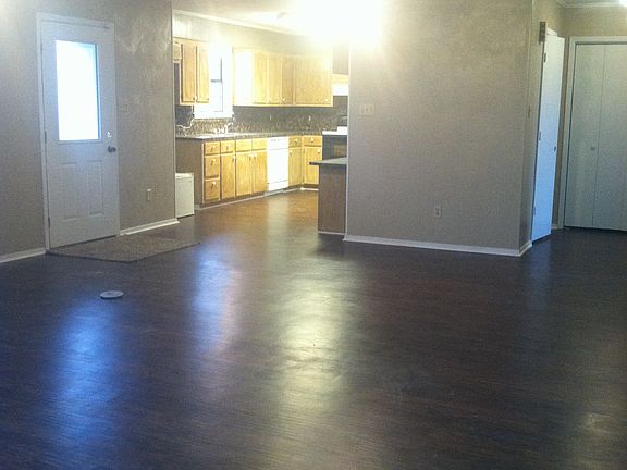 3rd image of 1832 Fm 2685