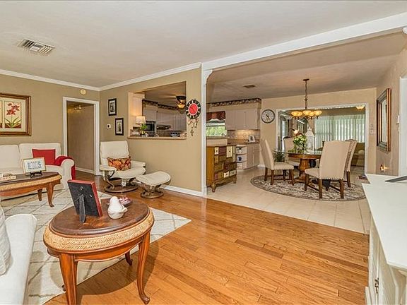 5th image of 1332 Irving Ave