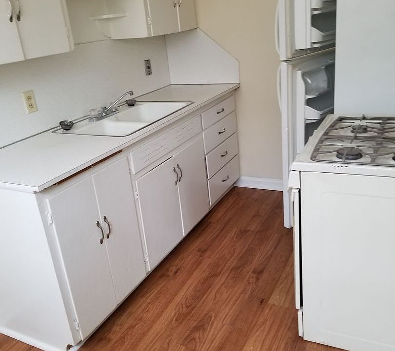 1st image of 4702-4706 Cass St #12