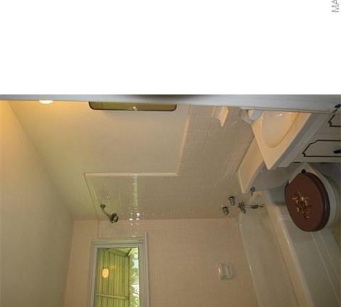 3rd image of 17 Saint Laurence Dr