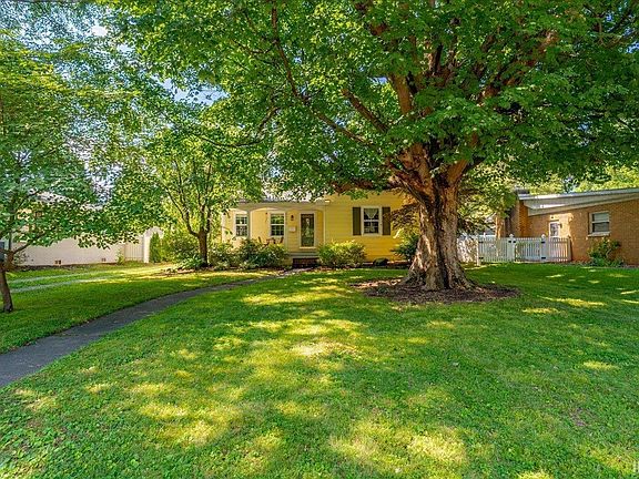 3rd image of 2413 Bellemeade Ave