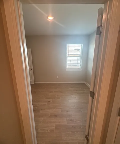 Bedroom 3 Entry