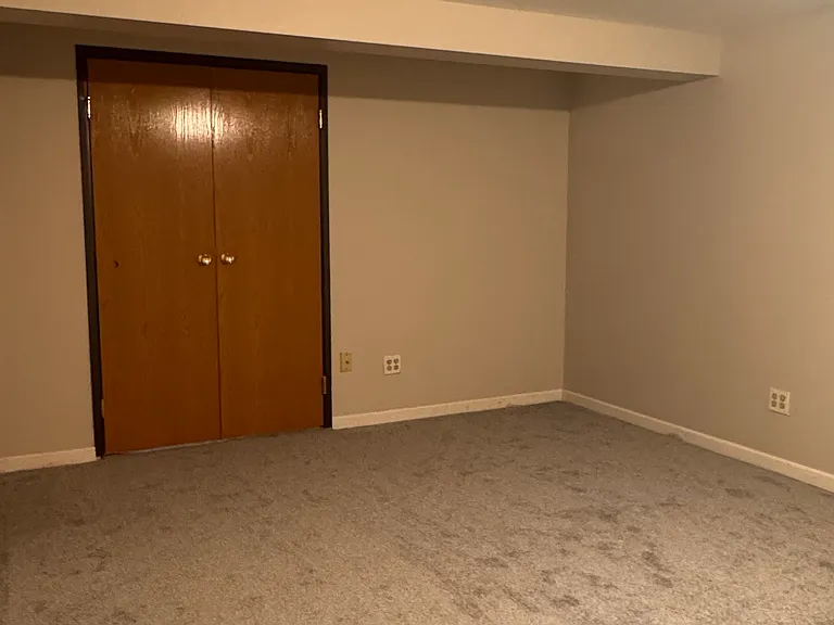 4933 Singleton Dr — Photo 10