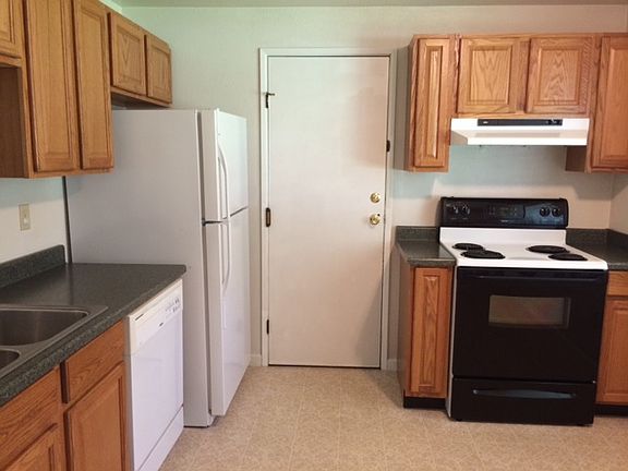 5th image of 2615 Maccubbin Ln SE #A