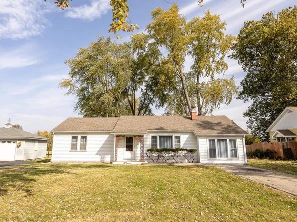 2 Sunset Dr, Fairview Heights, IL 62208