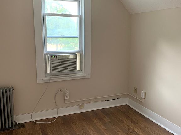 3rd image of 226 Pleasant St Floor 2
