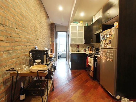 5th image of 315 Troutman St APT 3L