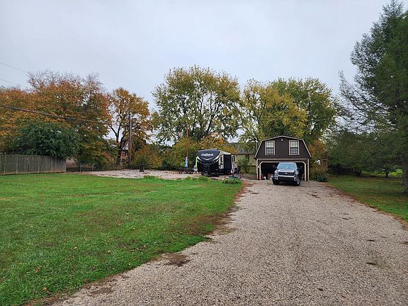 2nd image of 1235 Maple Hill Dr