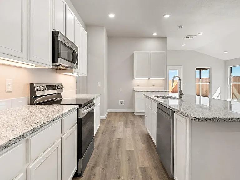 2504 Abbeville Ave — Photo 11