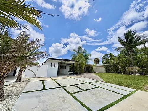 2430 Key Largo Ln Photo 1