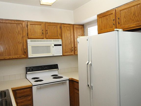 5th image of 9059 W Floyd Ave