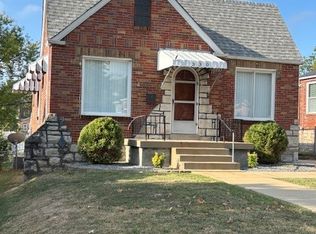 330 Geneva Dr, Saint Louis, MO 63125