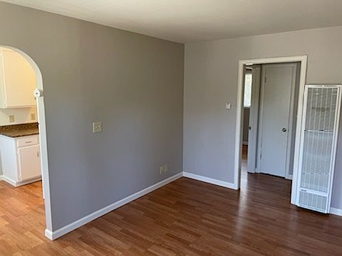 2nd image of 8 Laurel Ave Unit 3