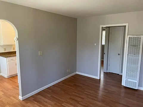 8 Laurel Ave #3