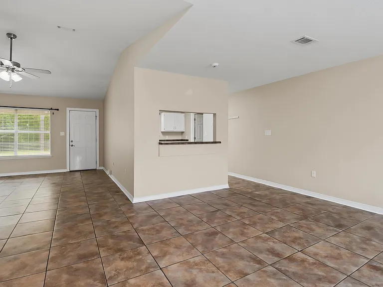 2 Fleetwood Dr — Photo 4