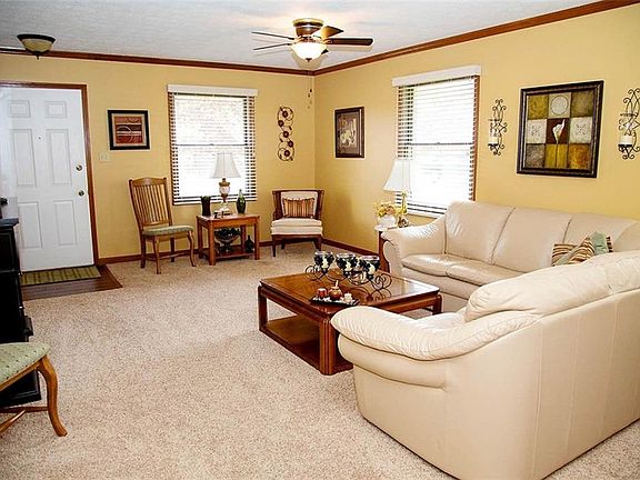 3rd image of 734 Eagle Pkwy #7