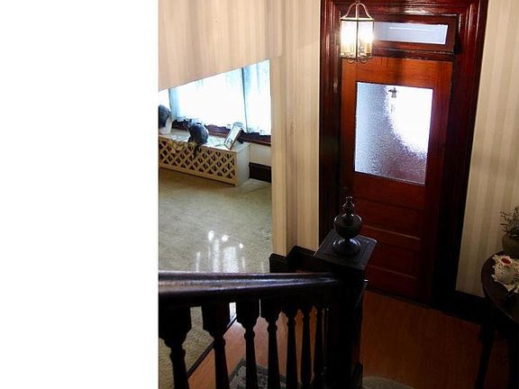 2nd image of 532 Sunbury St