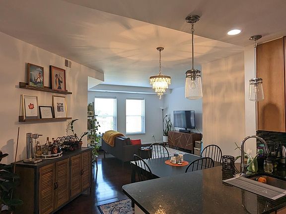 5th image of 1111 Oronoco St Unit 438