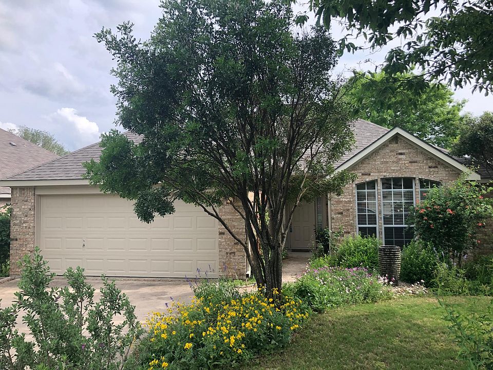 1st image of 817 Woodhollow Dr